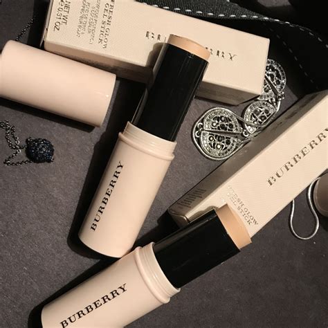 burberry glow stick|Burberry rose gold colors.